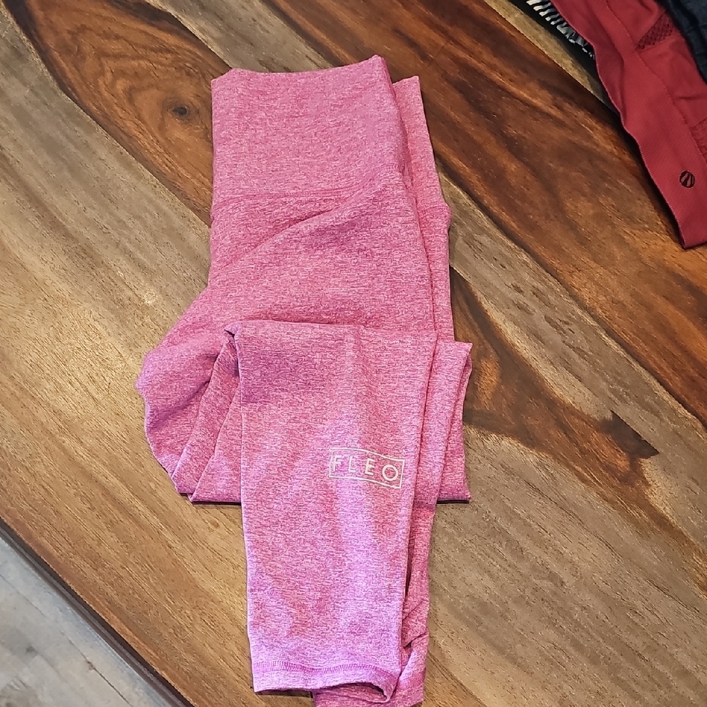 Fleo Pink Leggings